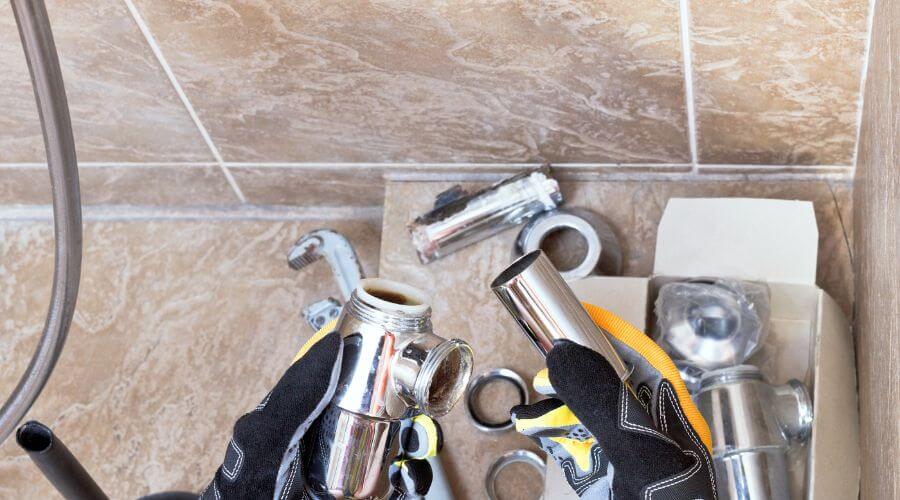 Professional gutter cleaning in Mission Hills, CA
